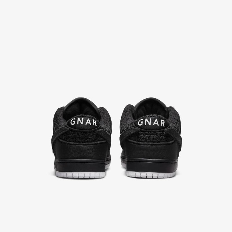 nike sb dunk low x gnarhunters black